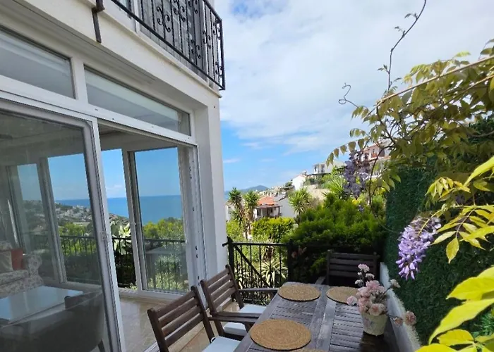 Villa Sevinc Akasya Luxury *